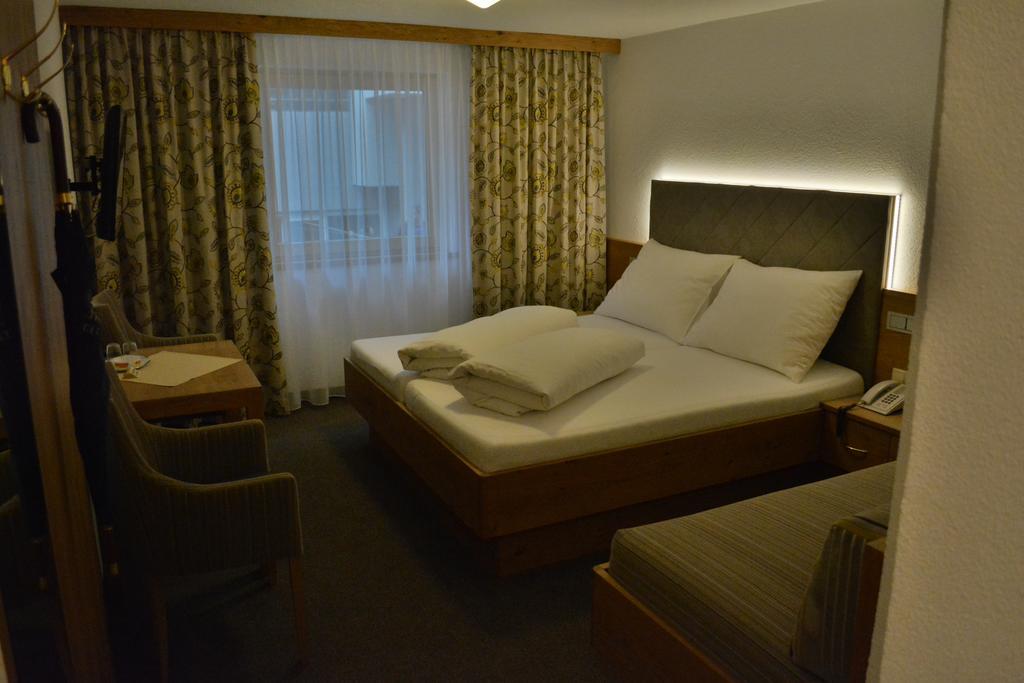 Hotel Maria Theresia Ишгъл Екстериор снимка