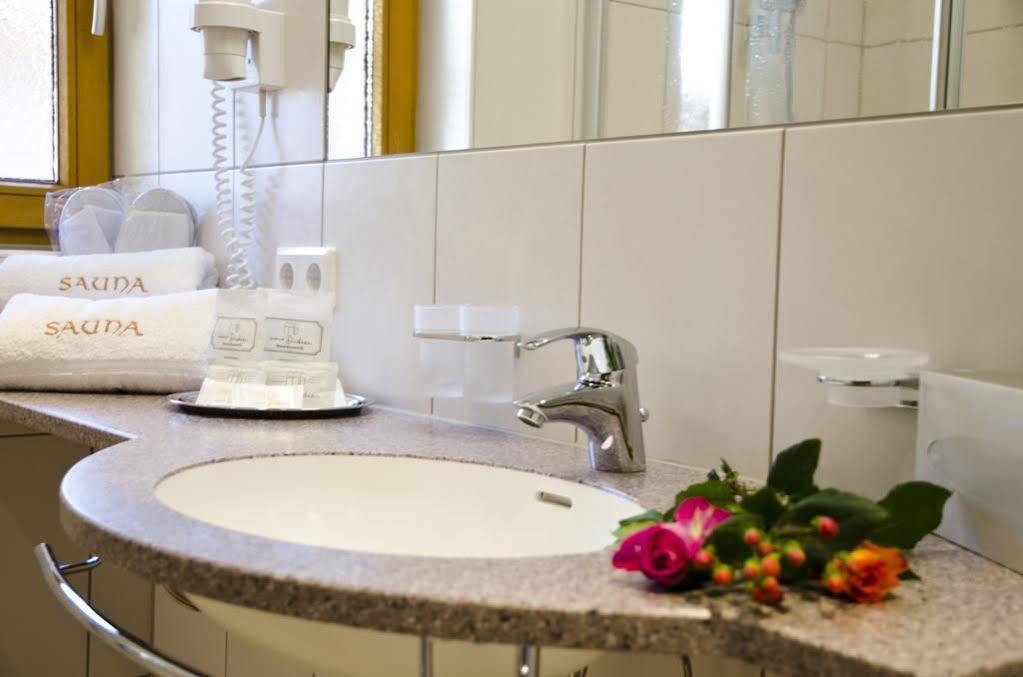 Hotel Maria Theresia Ишгъл Екстериор снимка